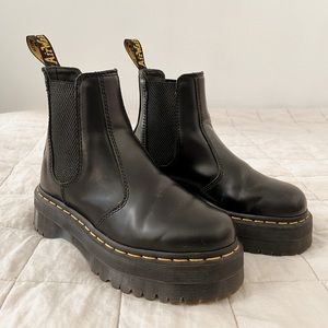 Dr Martens 2976 Smooth Platform Chelsea Boot